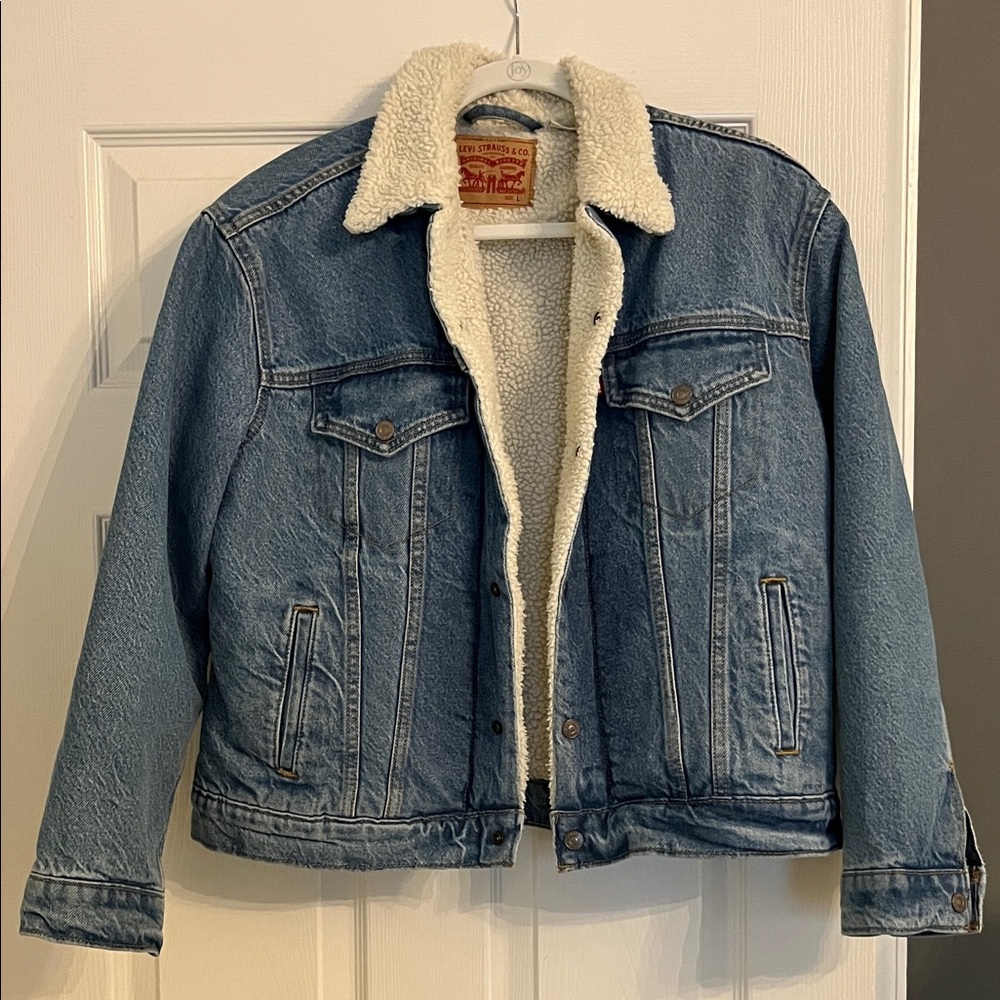Levi's Light Blue Denim Jacket with White Sherpa Lining
